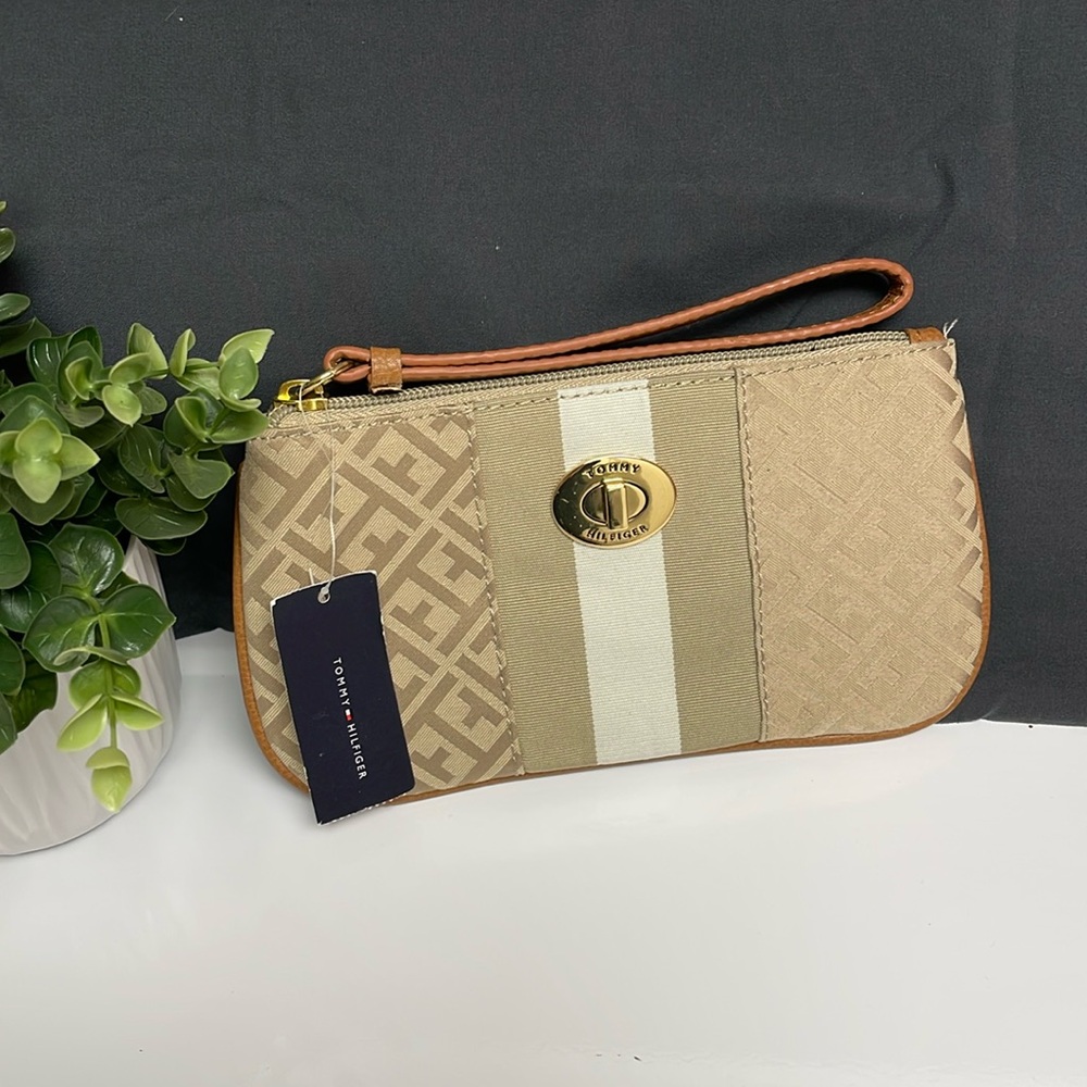 Tommy Hillfiger Jaguar Wristlet